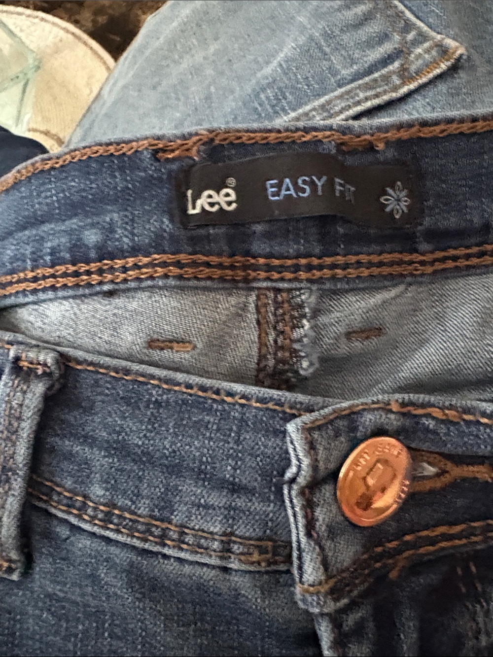 Lee Women's Medium Blue Boyfriend Jeans with Rolled Cuffs - Picture 4 of 4